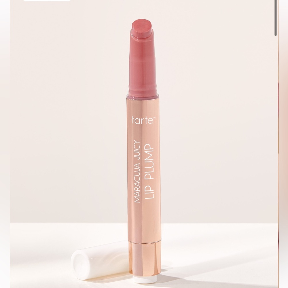 Tarte maracuja juicy lip plump in calla lily